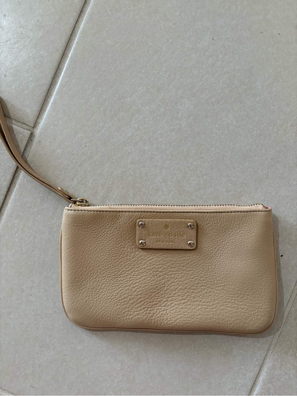NWOT Kate Spade New York Pebble Leather Beige Wristlet Clutch Pouch